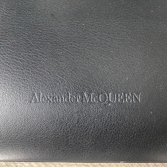 Alexander McQueen The Grip Tote Bag in Black - Picture 6 of 15